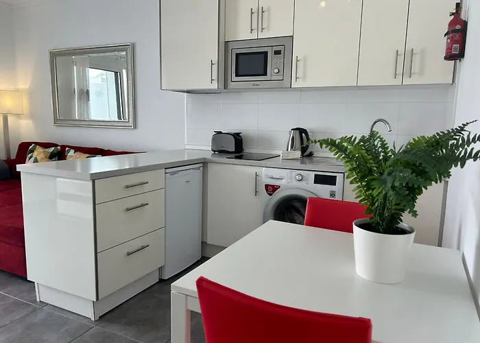 Stunning 1 Bedroom Apartment